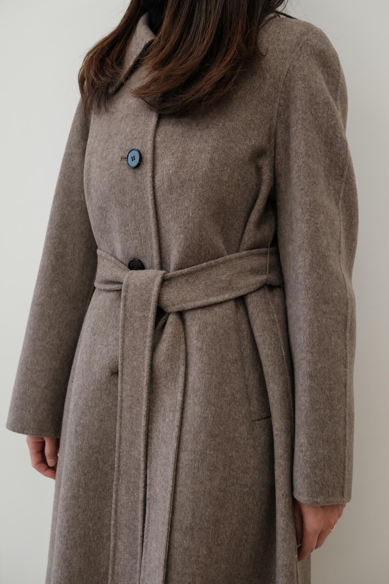 SINGLE BREASTED HERRINGBONE BELTED COAT