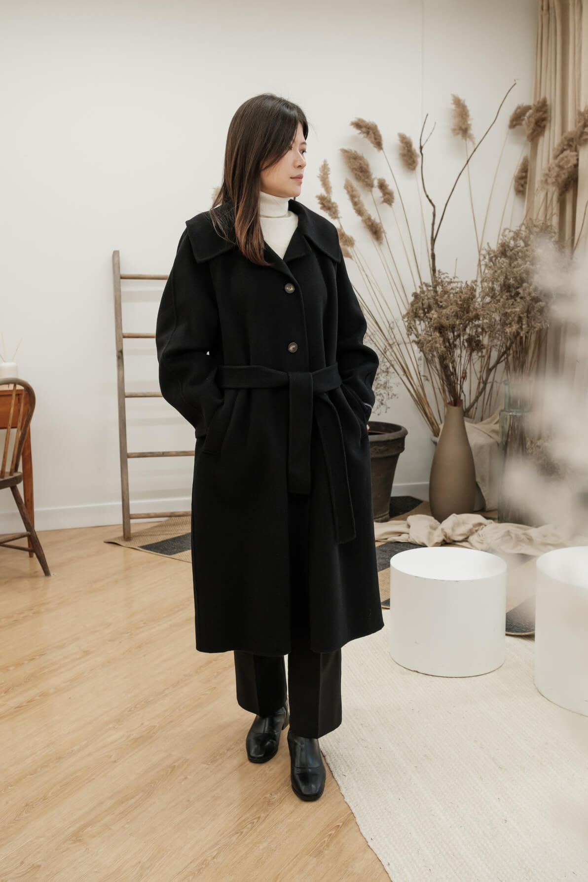 WIDE COLLAR SINGLE BREASTED BELTED COAT