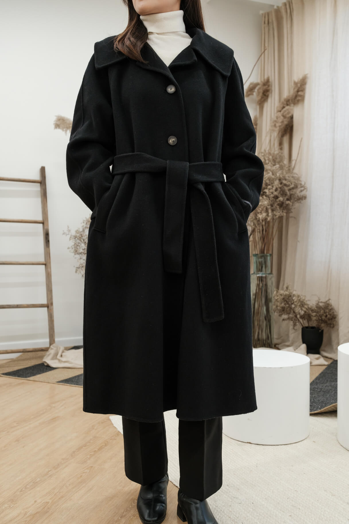 WIDE COLLAR SINGLE BREASTED BELTED COAT